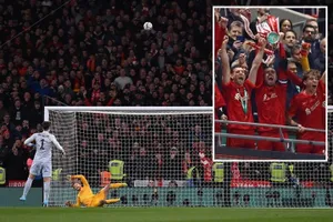 4 bàn thắng 'lỗi', Kepa hóa tội đồ khiến Chelsea thua Liverpool 10-11