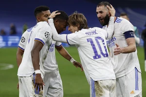 Benzema tạo nên kịch bản điên rồ cho Real Madrid