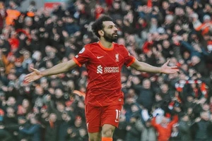 Salah bí hiểm về việc gia hạn hợp đồng với Liverpool