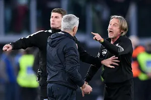 Mourinho bị buộc tội vì hành vi đáng xấu hổ của AS Roma 