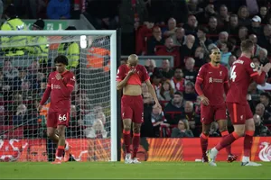 Liverpool và Tottenham dìm nhau chết chìm
