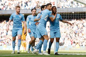 Man City tiến gần đến ngôi vương Premier League, Arsenal mở hội