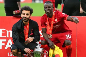 Mane vượt mặt Salah