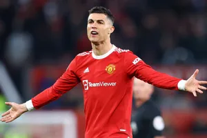 Spartak Moscow bỗng dưng dùng Messi chế nhạo Ronaldo