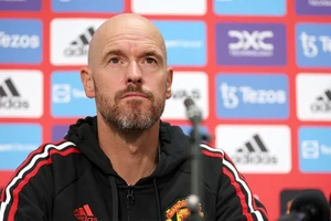 Ten Hag tiết lộ lối chơi và kế hoạch chuyển nhượng dự phòng của MU