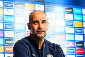 Pep Guardiola lí giải về mùa hè bất thường của Man City