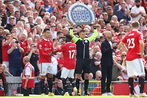 Ten Hag nói lí do bỏ rơi Ronaldo, thừa nhận công việc tồi tệ ở MU