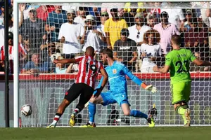 MU thảm bại, xuống chót bảng Premier League