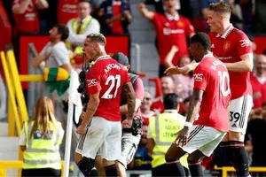 Rashford rực sáng, Antony ‘nổ súng’, MU hạ gục Arsenal