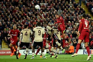 Liverpool thắng kịch tính phút 89, Tottenham thua đau phút chót