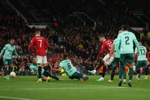 MU hạ Omonia phút bù giờ