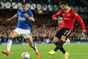 MU - Newcastle: 'Bay' vào Top 4 Premier League