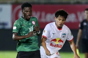 Đội bóng của bầu Đức đá vì cái gì? 