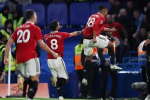 Chelsea đánh rơi chiến thắng trước MU ở phút bù giờ