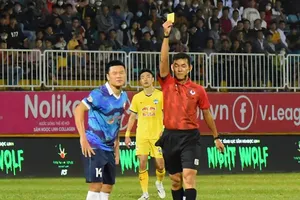 V-League không thể tiến nếu trọng tài cứ… lùi 