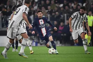 Thắng Juventus, PSG vẫn mất ngôi đầu bảng Champions League
