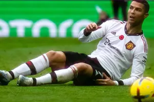 MU nếm trái đắng trước Aston Villa