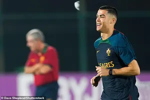 Ronaldo trở lại giữa lúc MU xem xét hành động pháp lý