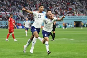 Tuyển Anh thị uy sức mạnh trước Iran 