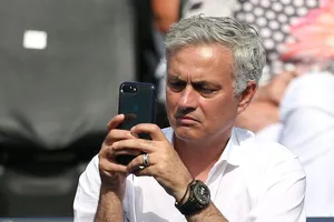 Mourinho gọi điện đàm phán chuyển nhượng với Barcelona