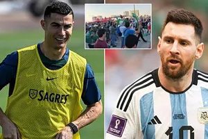 CĐV mượn Ronaldo để thực hiện màn chế giễu Messi