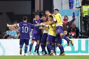 Argentina và Ba Lan đi tiếp ở World Cup 2022