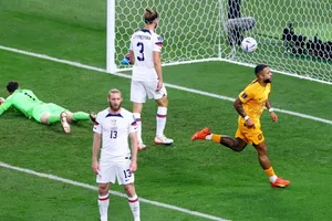 Đội đầu tiên vào tứ kết World Cup 2022