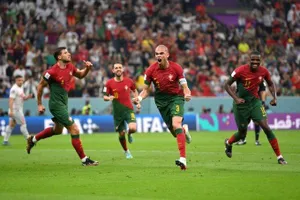 Ronaldo dự bị, Bồ Đào Nha 'hủy diệt' Thụy Sĩ vào tứ kết World Cup