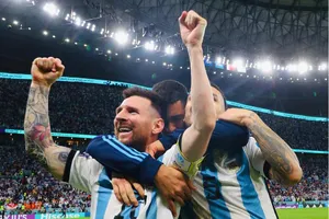 Messi tạo nên kỉ lục sau trận thắng Hà Lan 