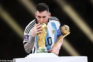 Kịch tính cuộc đua chiếc giày vàng World Cup giữa Messi và Mbappe