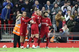 Liverpool thắng nhờ... bàn phản lưới nhà