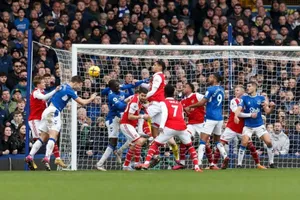 Arsenal thua sốc trước Everton