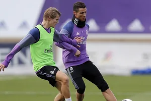 Sao Arsenal ‘lật tẩy’ thái độ của Ronaldo trong phòng thay đồ