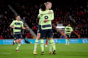 Man City thắng tưng bừng, Liverpool lại gây thất vọng