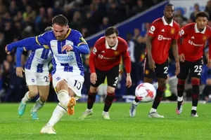 MU gục ngã ở phút bù giờ