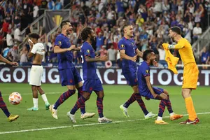 Kỷ lục bắt phạt đền đáng kinh ngạc của thủ môn Arsenal