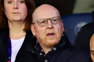 Avram Glazer phá vỡ sự im lặng về quá trình bán MU