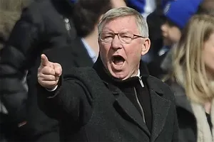 ‘Sir Alex Ferguson chưa bao giờ đưa máy sấy tóc cho tôi, vì tôi không có tóc’ 