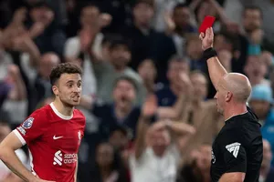 Sốc: Premier League thừa nhận thêm 1 lỗi sai trong trận Liverpool thua Tottenham