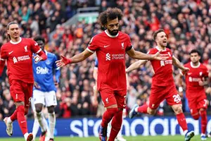 Salah phá kỷ lục tồn tại 17 năm, Saka sắp cân bằng thành tích dài 29 năm