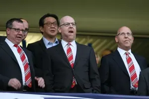 Chuyên gia Maguire tiết lộ MU nợ 317 triệu bảng phí chuyển nhượng