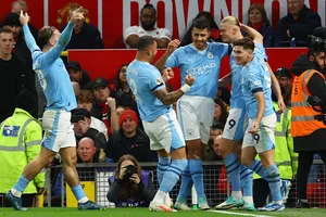 Haaland lập cú đúp, Man City hạ đẹp MU