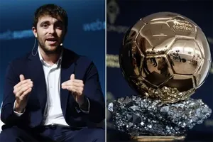 Romano bị buộc tội hủy hoại bóng đá vì bài đăng về quả bóng vàng