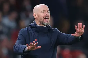 Ten Hag thừa nhận lo lắng vì phá kỷ lục ở MU