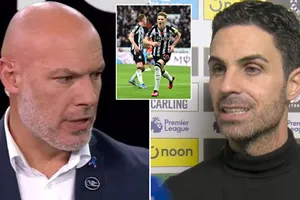 Trưởng ban trọng tài Anh giải thích mập mờ về bàn thua tranh cãi của Arsenal