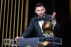 Messi có cử chỉ điên rồ, thay đổi con người một ngôi sao tại Gala quả bóng vàng