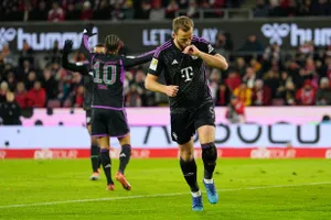 Kane phá 2 kỷ lục giúp Bayern Munich lên đỉnh Bundesliga