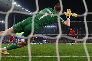 Vì sao Rashford đá phạt đền cho MU?