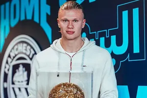 Messi bị Haaland đánh bại, Bellingham giành giải cậu bé vàng