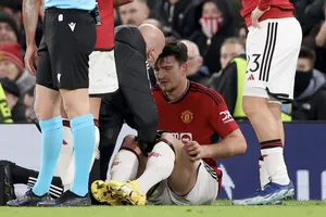 MU khủng hoảng, mất 13 cầu thủ trong trận đấu với Liverpool